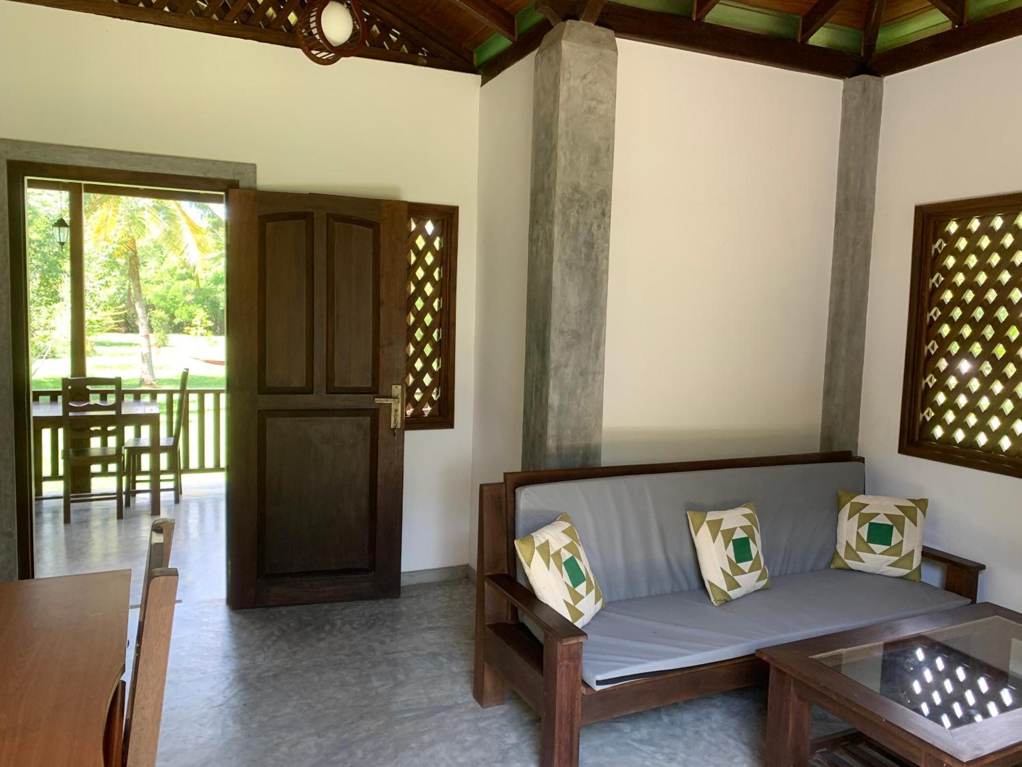 Villa De Lagoon View Tangalle Exterior photo