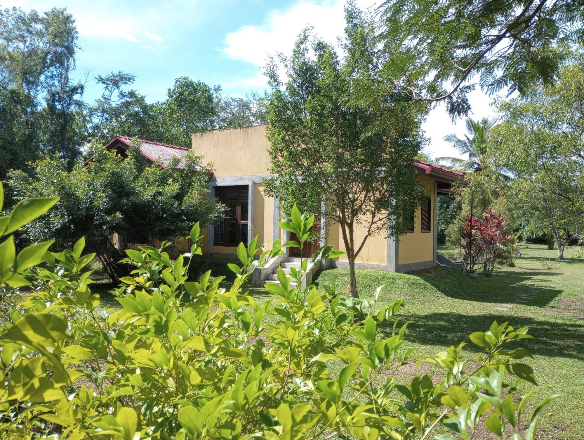 Villa De Lagoon View Tangalle Exterior photo
